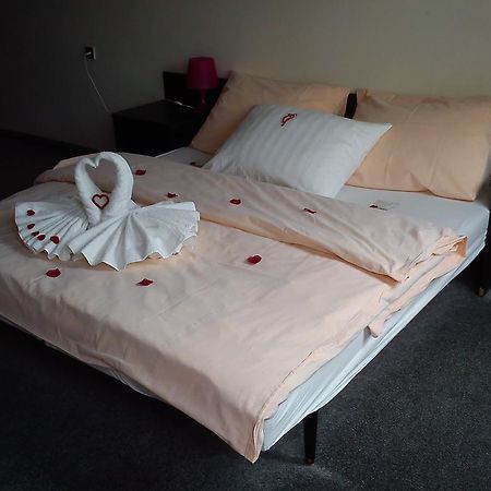 Hotel Pyramida Brünn  Kültér fotó