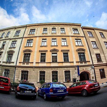 Hotel Pyramida Brünn  Kültér fotó