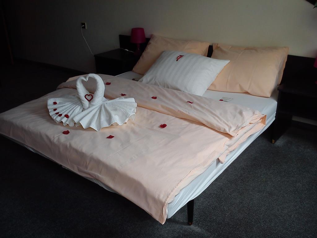 Hotel Pyramida Brünn  Kültér fotó