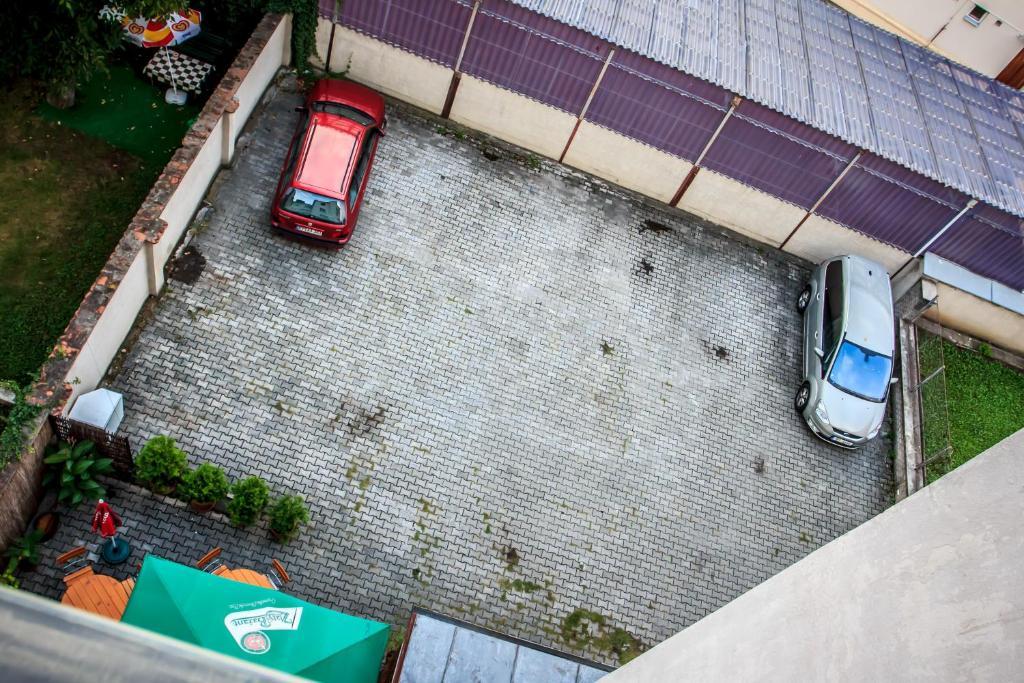 Hotel Pyramida Brünn  Kültér fotó