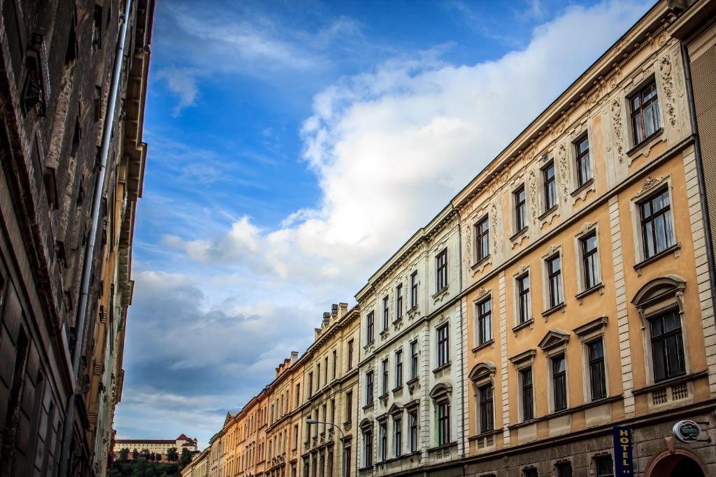 Hotel Pyramida Brünn  Kültér fotó