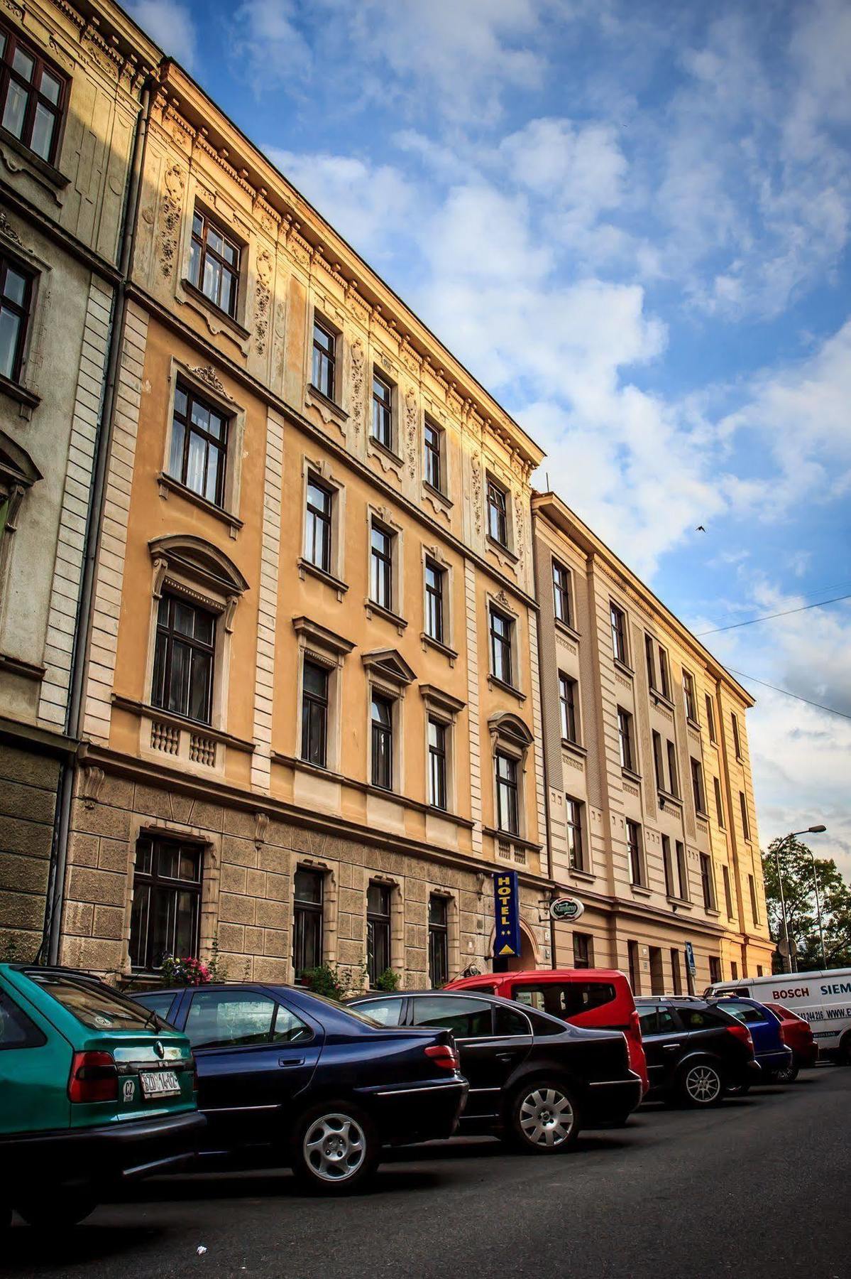 Hotel Pyramida Brünn  Kültér fotó